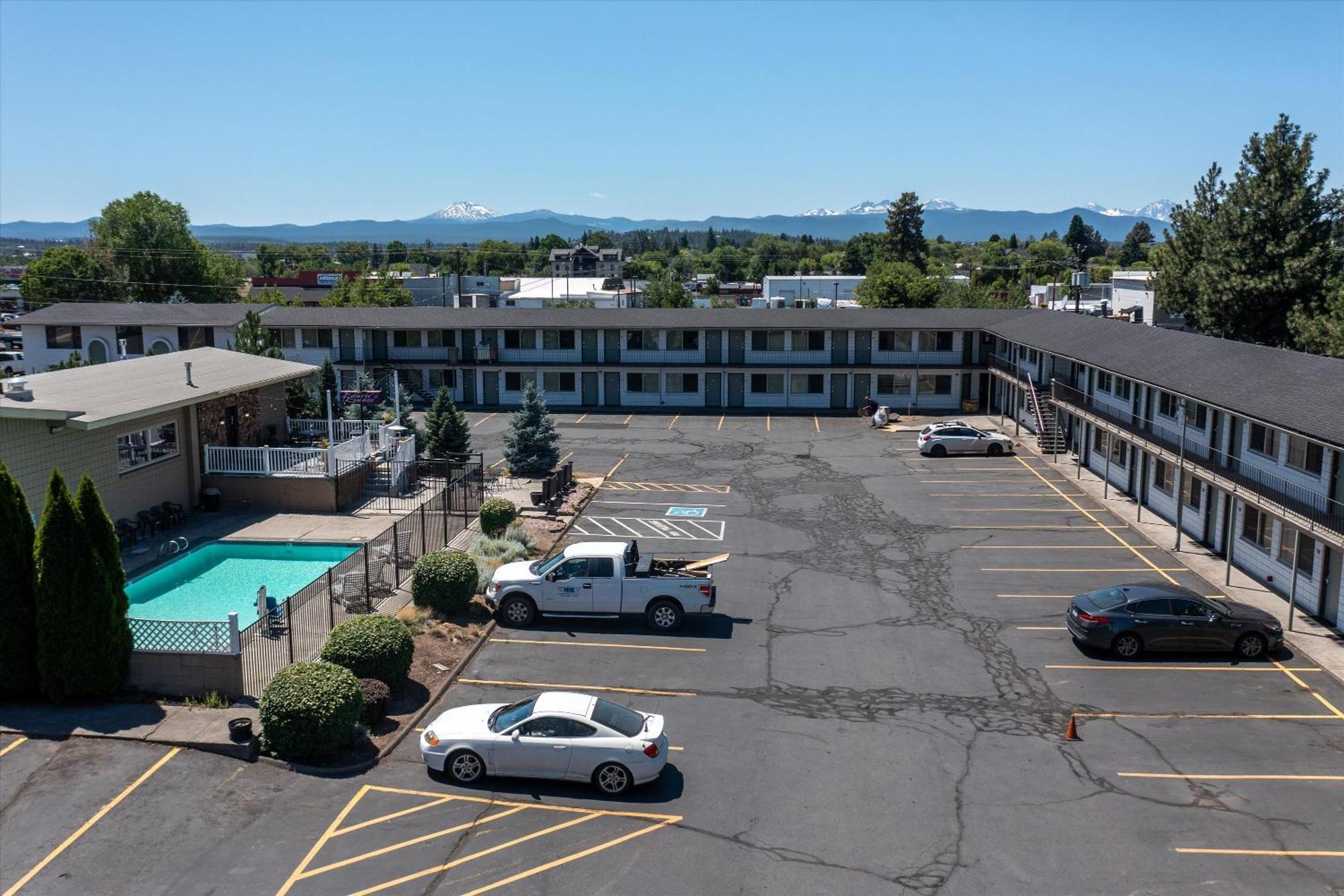 Bend Inn & Suites Exteriör bild